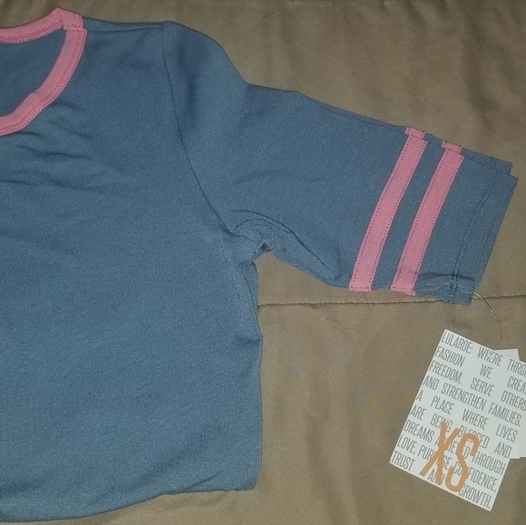 LulaRoe Gigi Top - Picture 3 of 3